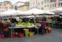 DSC01164_Rome_Campo_di_Fiori_web.jpg (206906 bytes)
