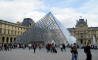 paris0705_130_louvre_pyramid_web.jpg (135966 bytes)