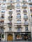 paris0705_254_art_nouveau_building_web.jpg (155761 bytes)