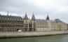 paris0705_336_conciergerie_web.jpg (124551 bytes)