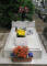 paris0705_351_p_lechaise_montand_signoret_web.jpg (117005 bytes)