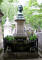 paris0705_354_p_lechaise_balzac_web.jpg (145523 bytes)