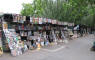 paris0705_364_book_stalls_web.jpg (168950 bytes)